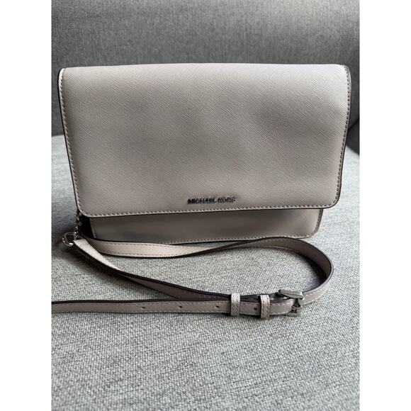 MICHAEL Kors Daniela Saffiano Leather Crossbody Taupe - Picture 15 of 16
